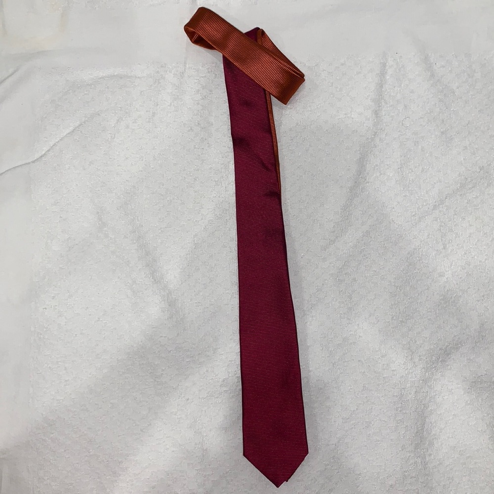 ETRO Mens Silk Tie. Gorgeous shade of Red/Orange